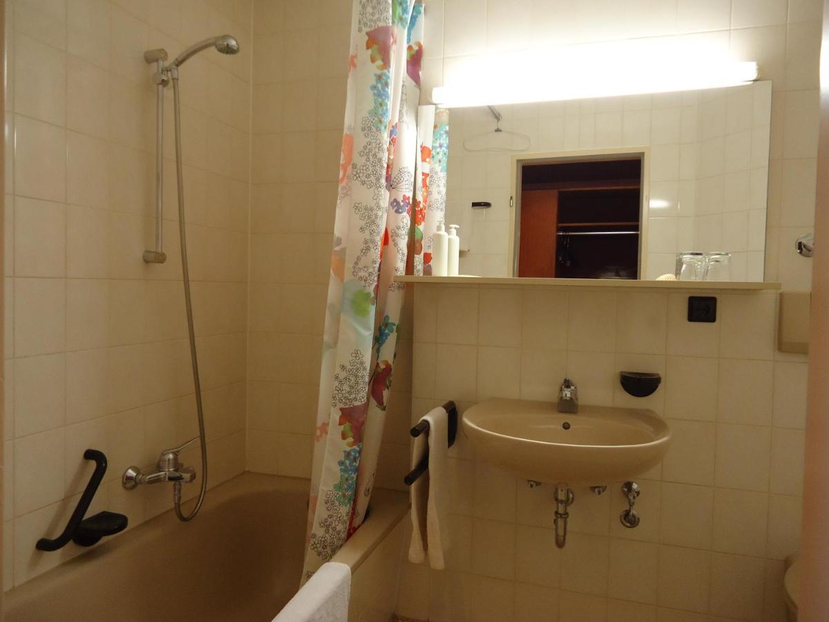 Enjoyhotel Garni Korntal Stuttgart B&B Parkplatz Sprinter Esterno foto