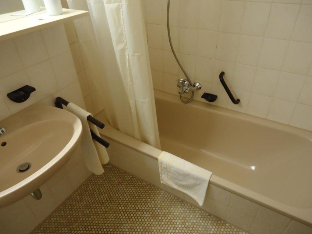 Enjoyhotel Garni Korntal Stuttgart B&B Parkplatz Sprinter Esterno foto