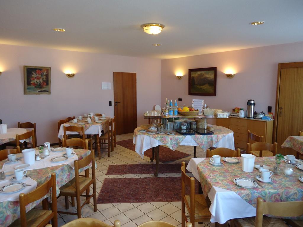 Enjoyhotel Garni Korntal Stuttgart B&B Parkplatz Sprinter Esterno foto