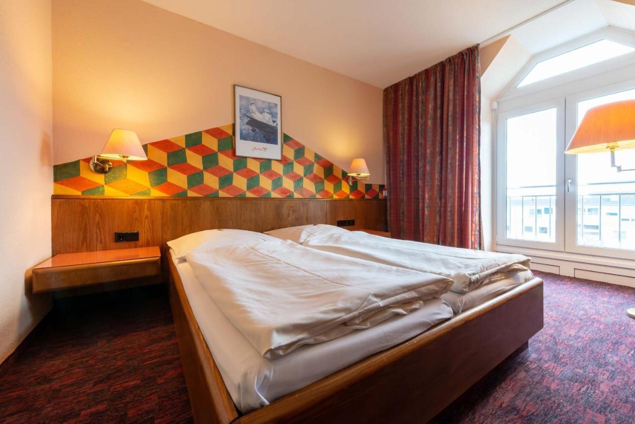 Enjoyhotel Garni Korntal Stuttgart B&B Parkplatz Sprinter Esterno foto