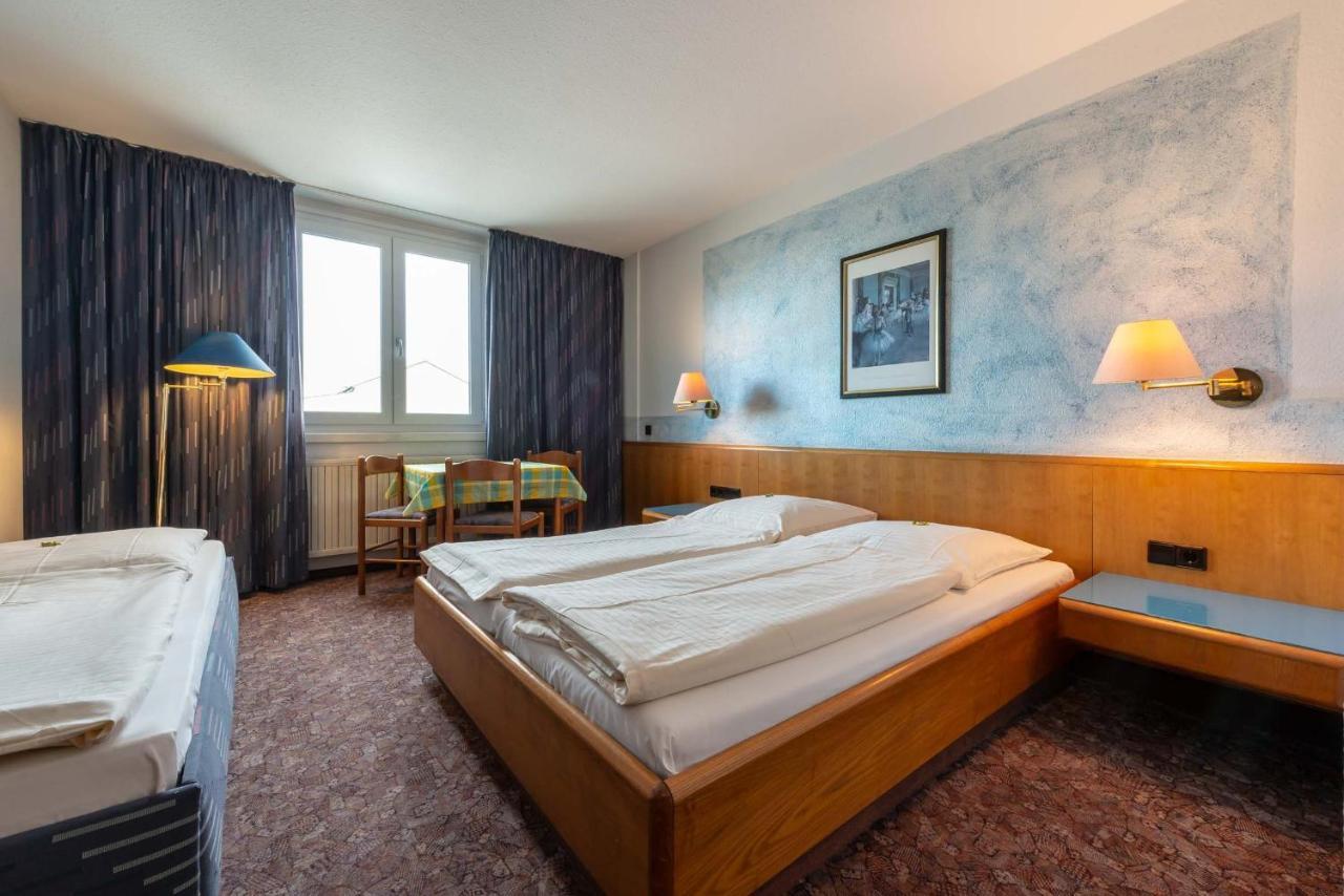 Enjoyhotel Garni Korntal Stuttgart B&B Parkplatz Sprinter Esterno foto