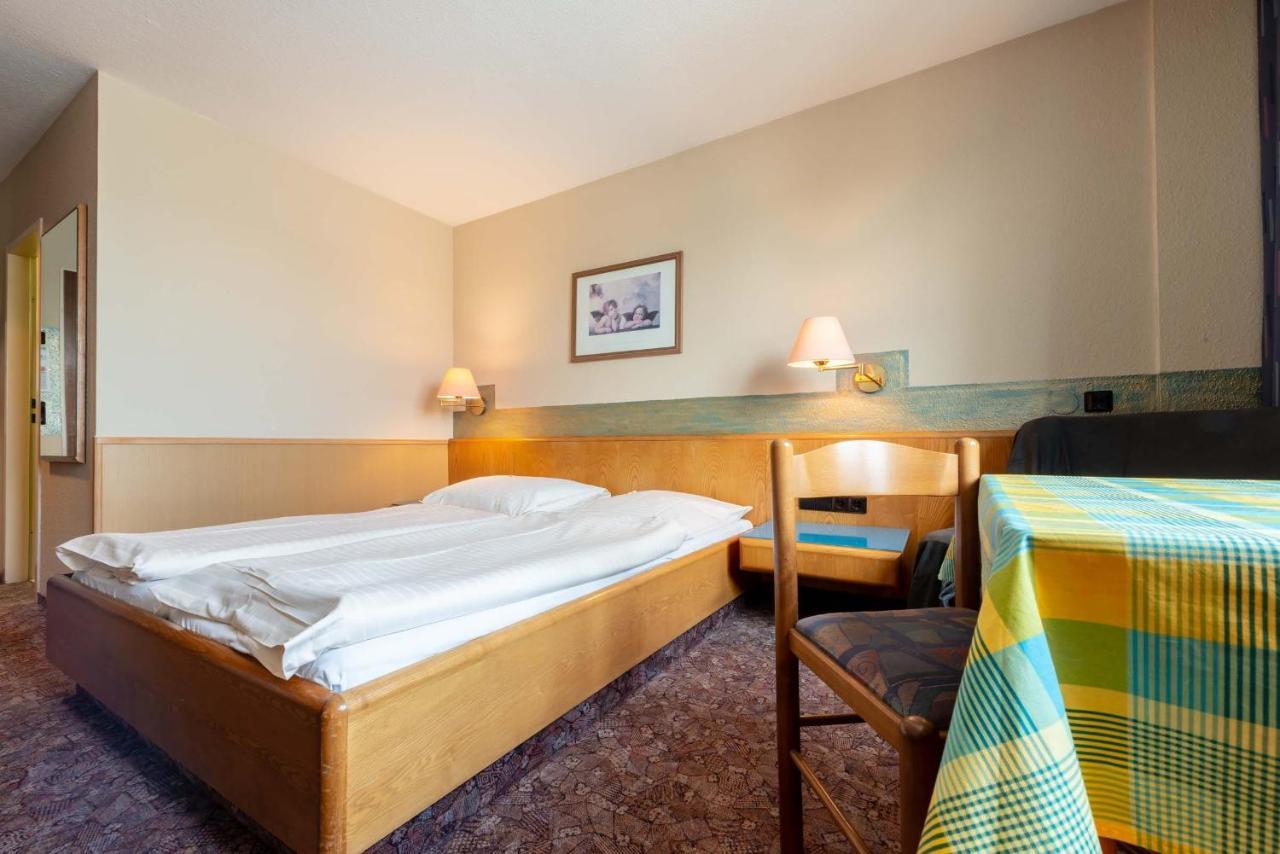 Enjoyhotel Garni Korntal Stuttgart B&B Parkplatz Sprinter Esterno foto